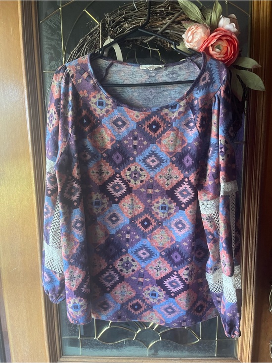 entro Tops - Women's Purple Geometric Print Long Sleeve Top - brand Entro